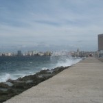 Wind und Wellen am Malecón